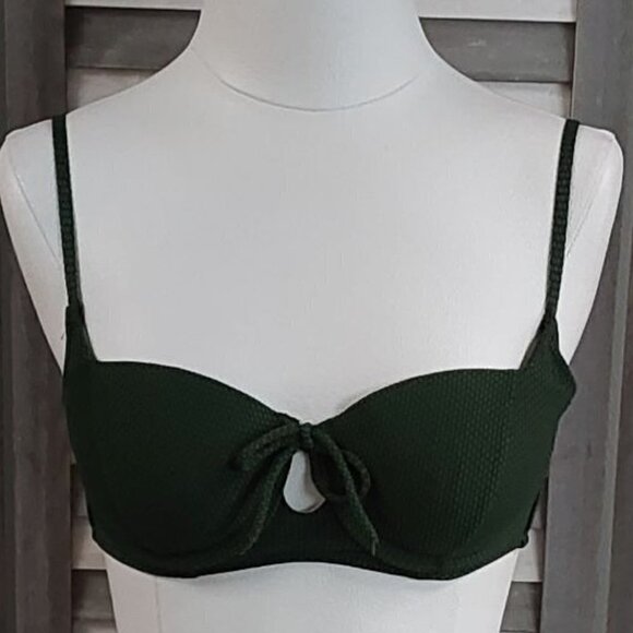 Light Lift Tie-Front Keyhole Pique Textured Bikini Top | Shade & Shore | 32B - Picture 1 of 11